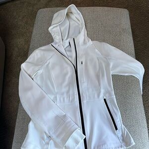 Lululemon cross chill jacket. Size 8. Great condition.